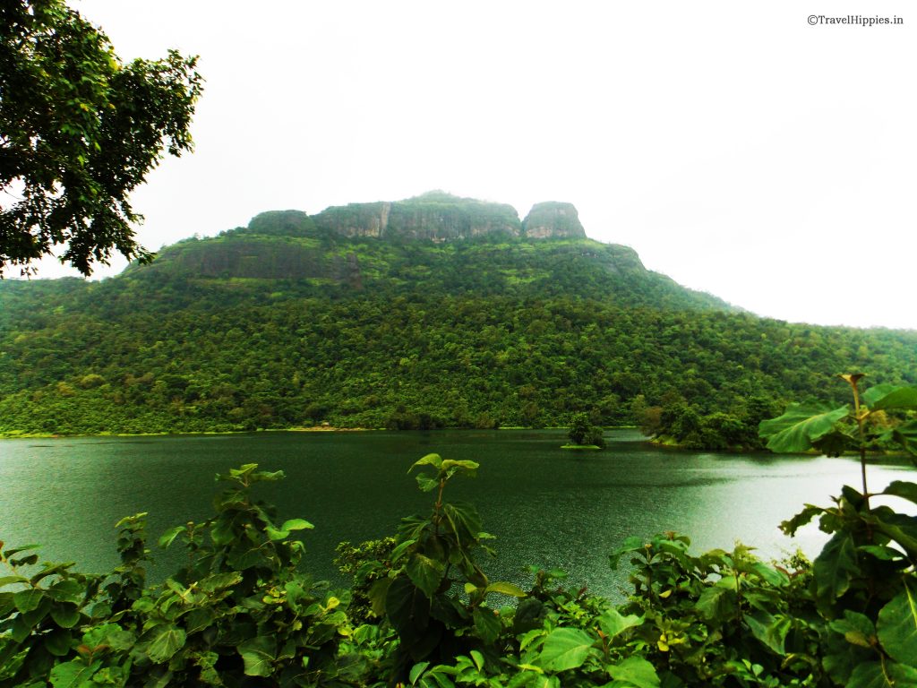 trek to khoj fort. treks from mumbai . monsoon treks near mumbai