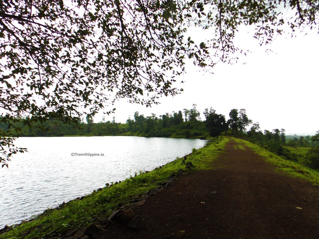 trek to khoj fort. treks from mumbai. monsoon treks near mumbai. 